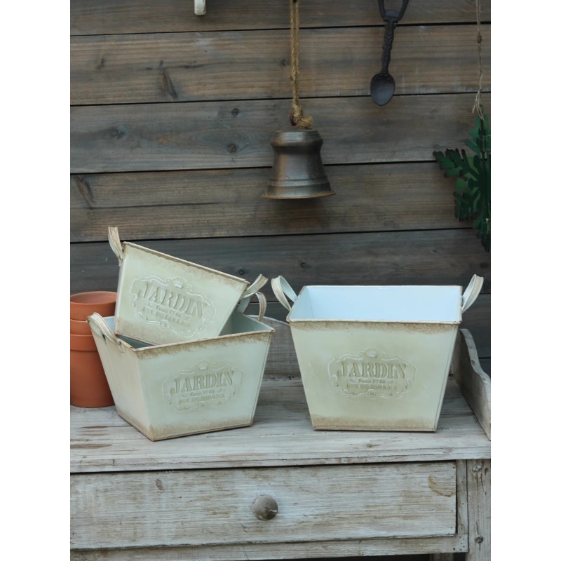 Vaso da fiori vintage in latta - Gardening Tools In English recensione e prezzo